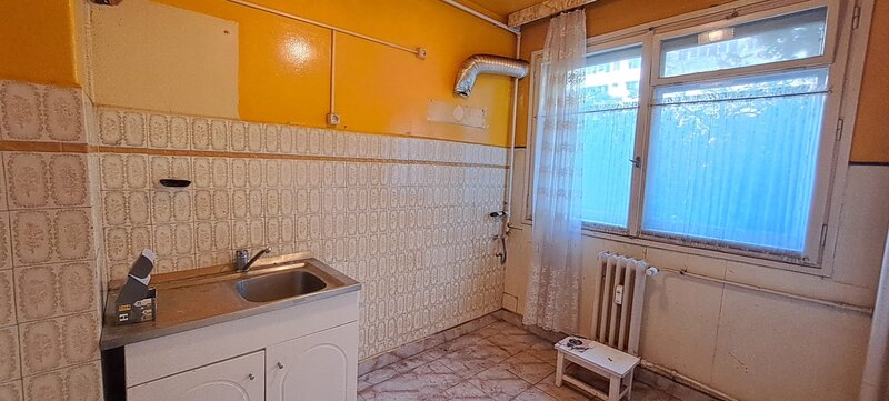Dristor - Camil Ressu / P-ta Ramnicu Sarat, metrou la 450 m, etaj 2/10
